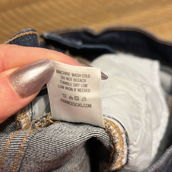 Francesca’s Harper stretch denim shorts size 28. Cut off, slightly distressed. - Picture 5 of 10